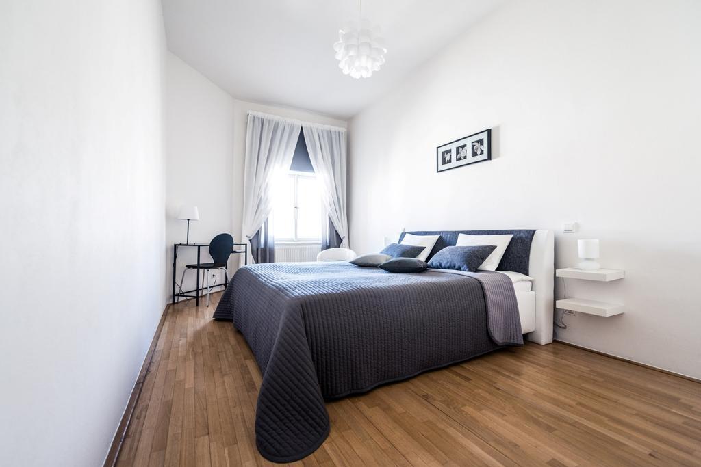 Modern Apartment Riegrovy Sady Prague Room photo