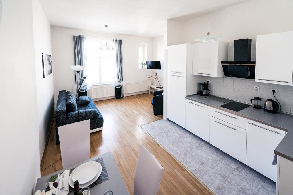 Modern Apartment Riegrovy Sady Prague Room photo